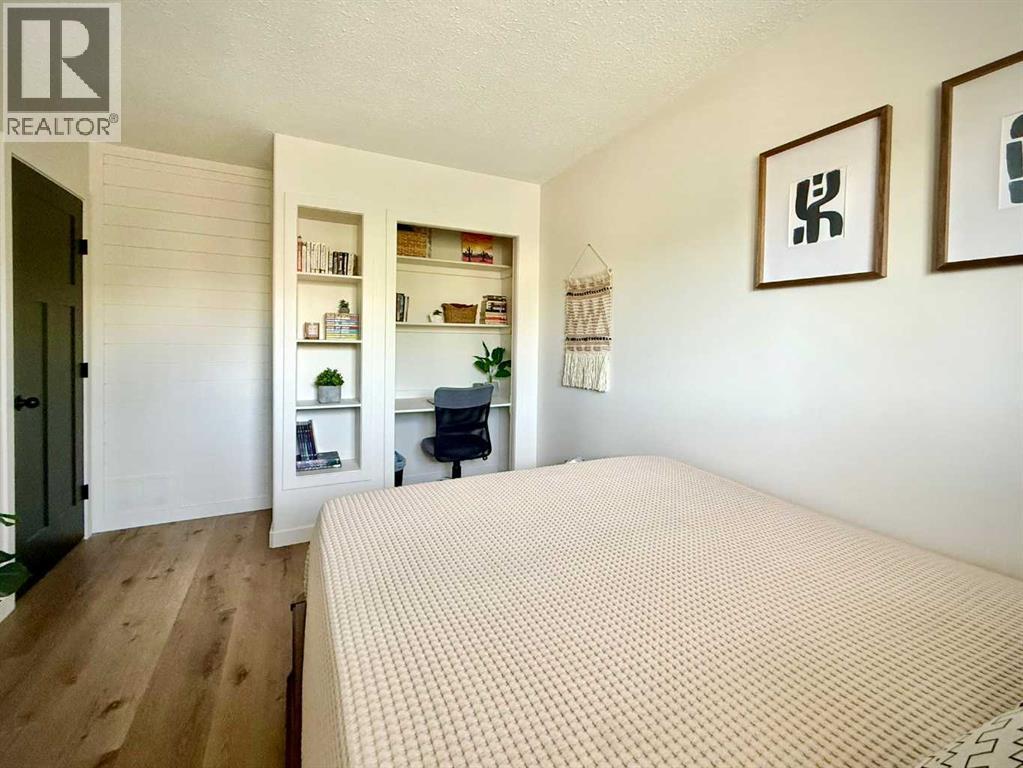 6006 87A Street — photo 29