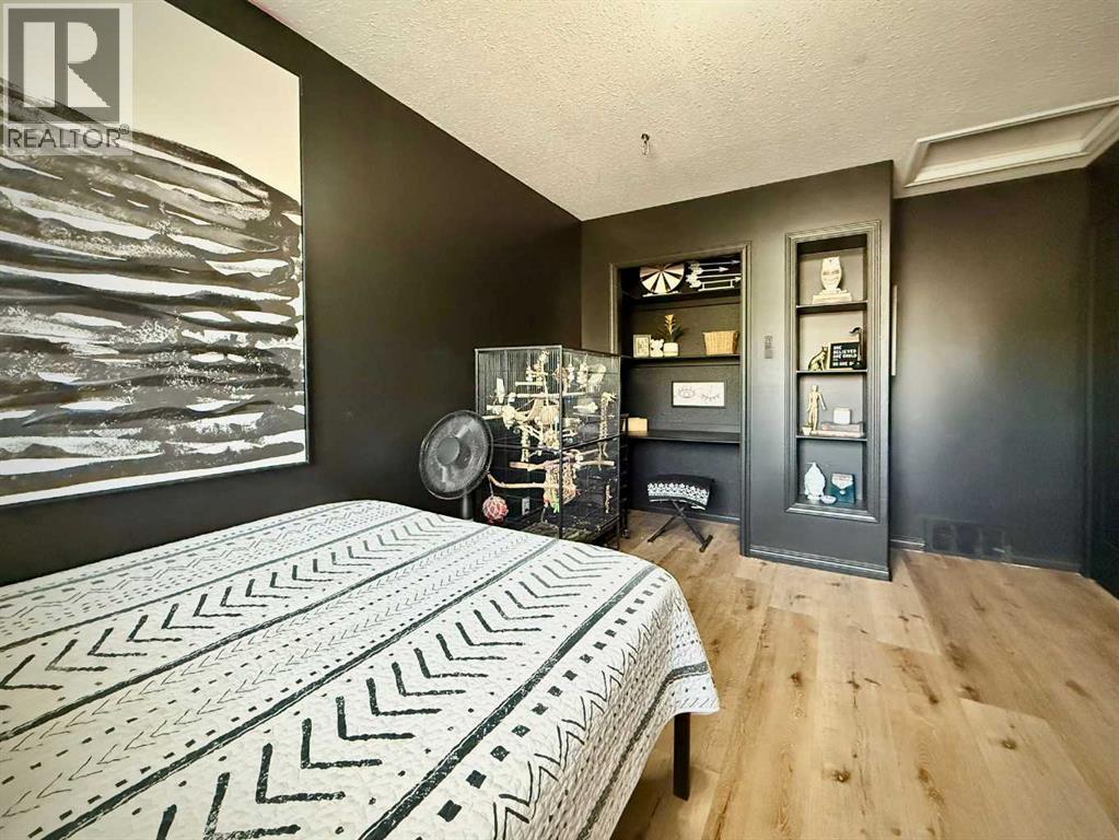 6006 87A Street — photo 33