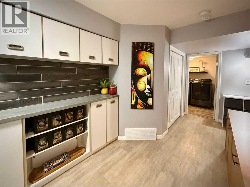 6006 87A Street — photo 37