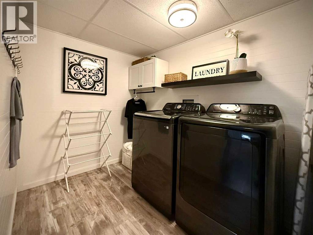 6006 87A Street — photo 38