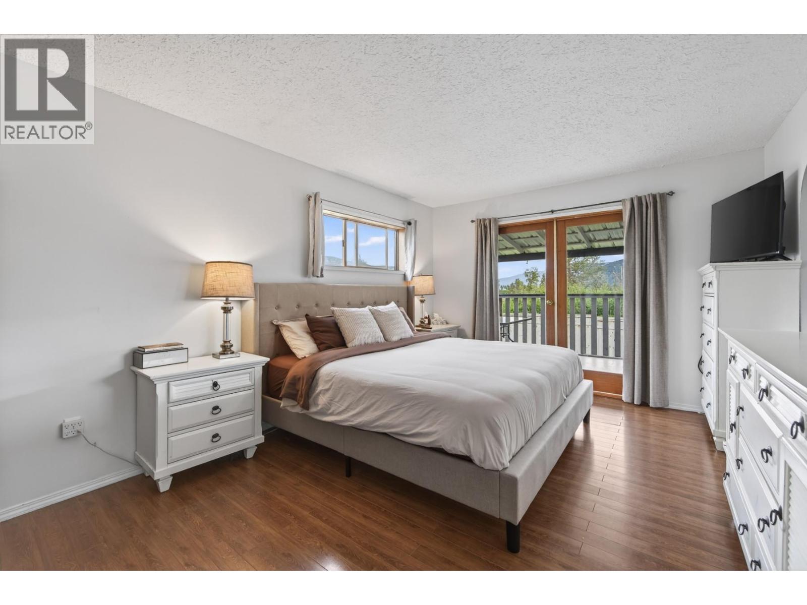 360 GRAY Avenue - 22