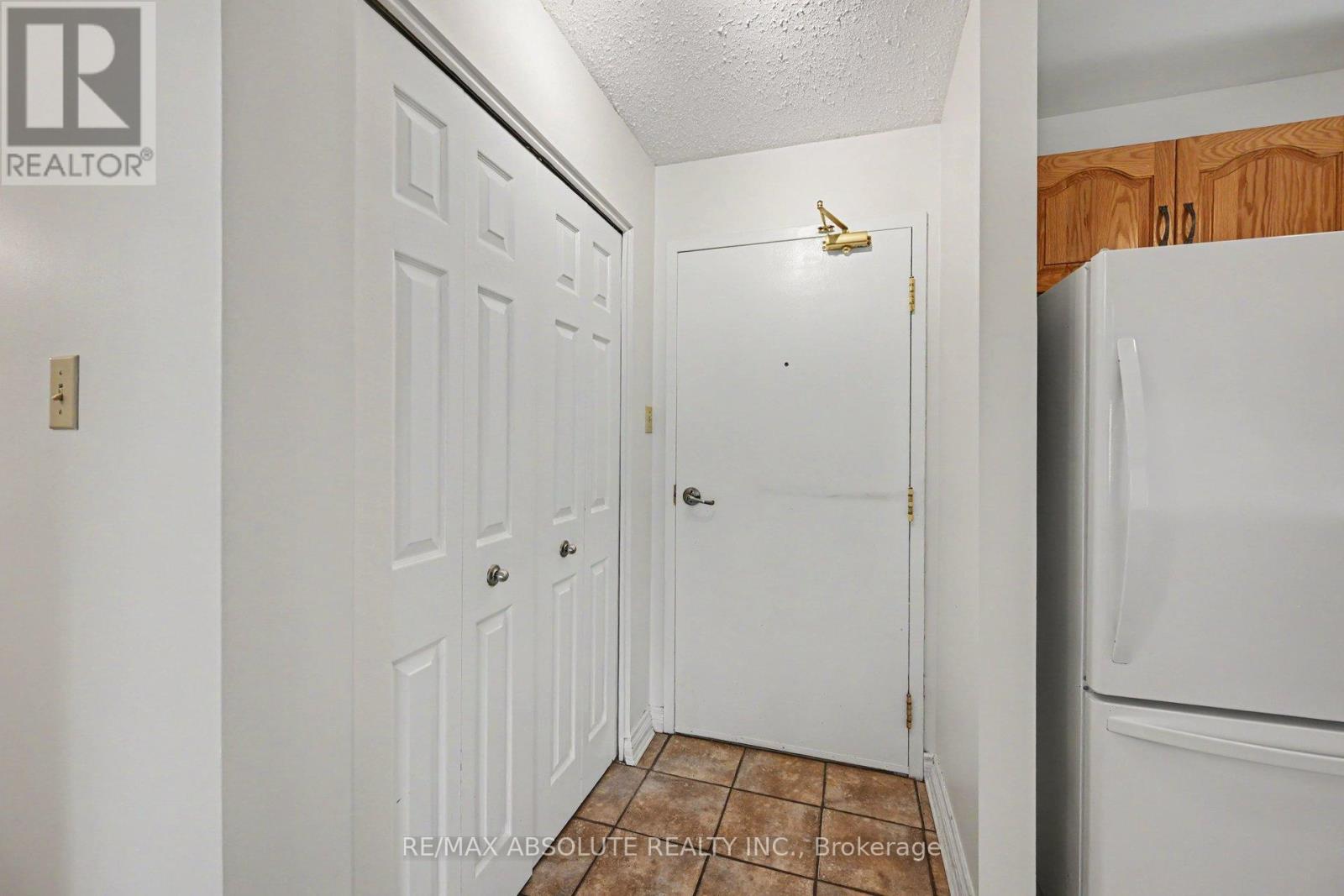 2 Bed, 1 Bath House for Sale in Arnprior – 303 – 61 JACK CRESCENT, Arnprior – MLS# X13491768 - Image 3