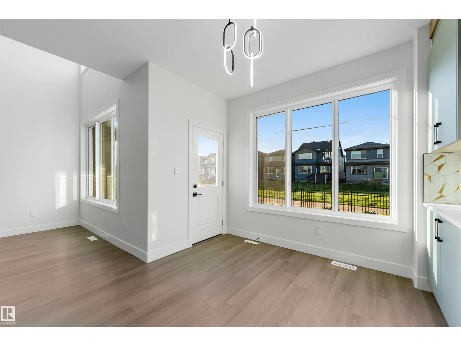 7023 177 AV NW - 12