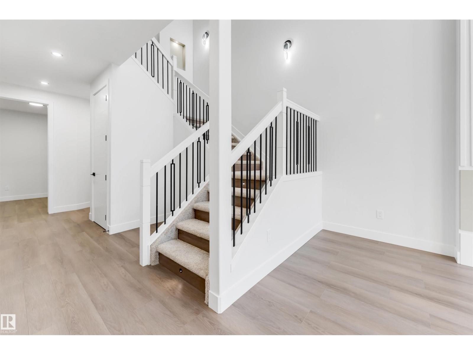 7023 177 AV NW - 19