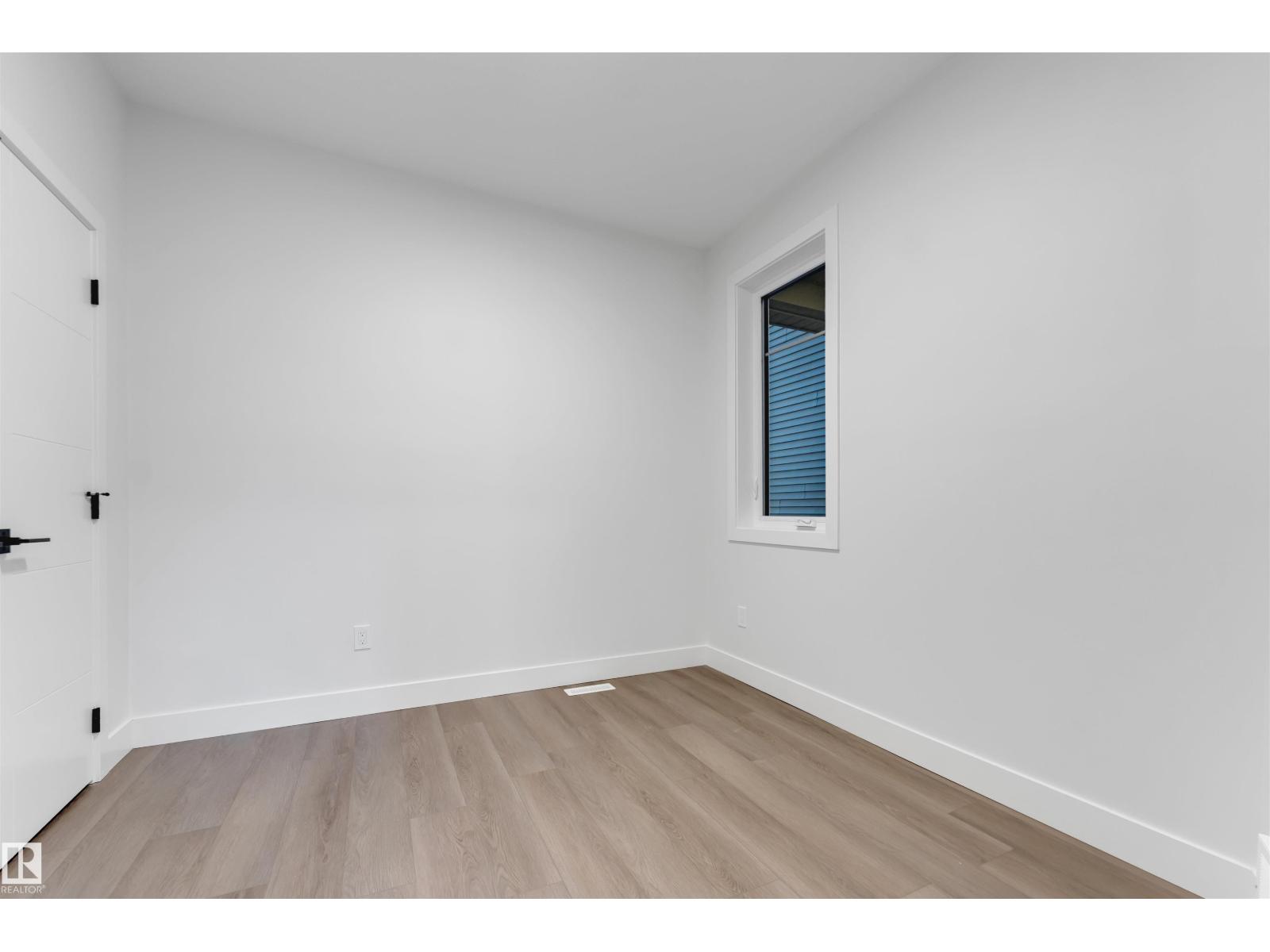 7023 177 AV NW - 21