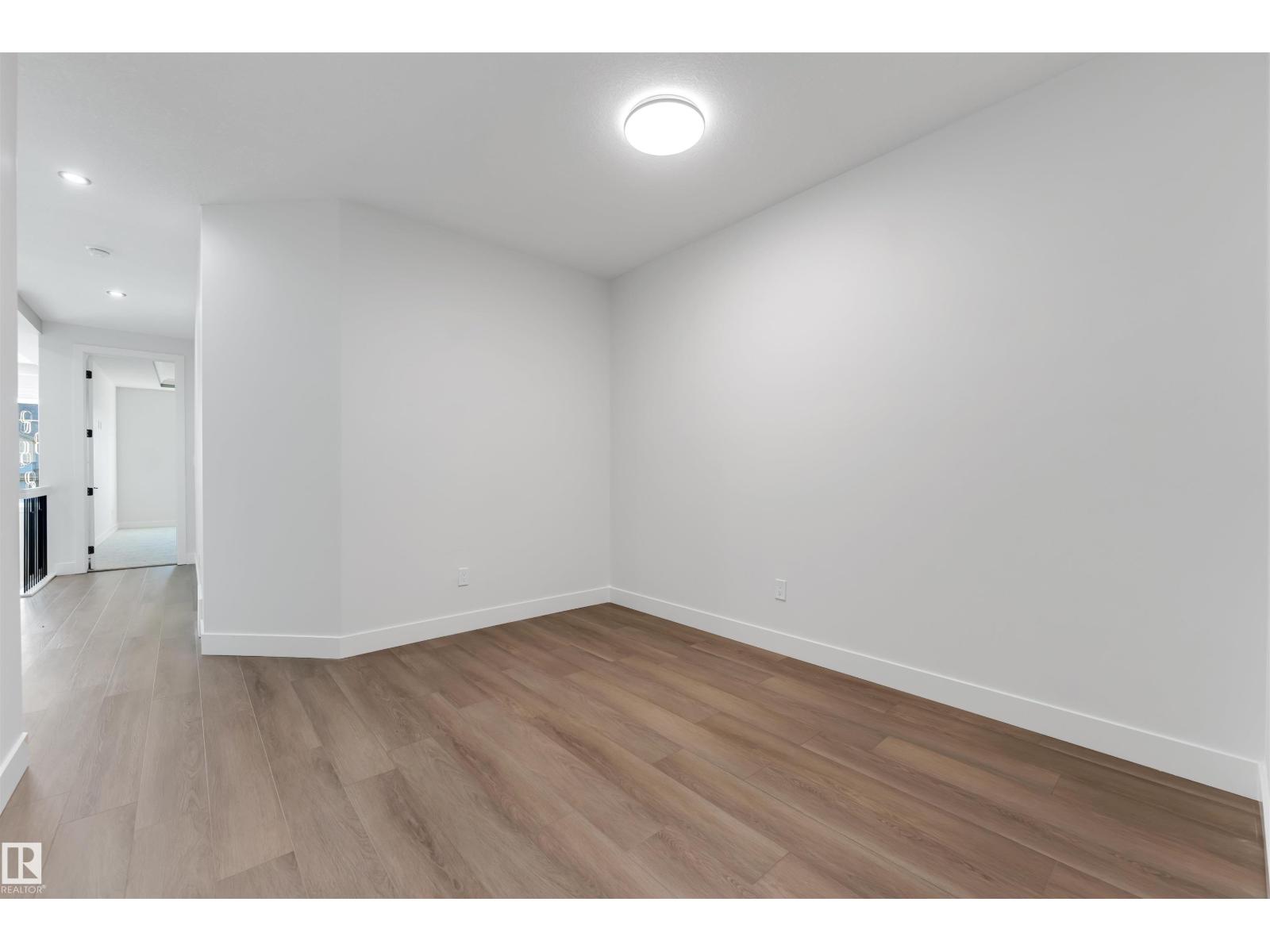 7023 177 AV NW - 20