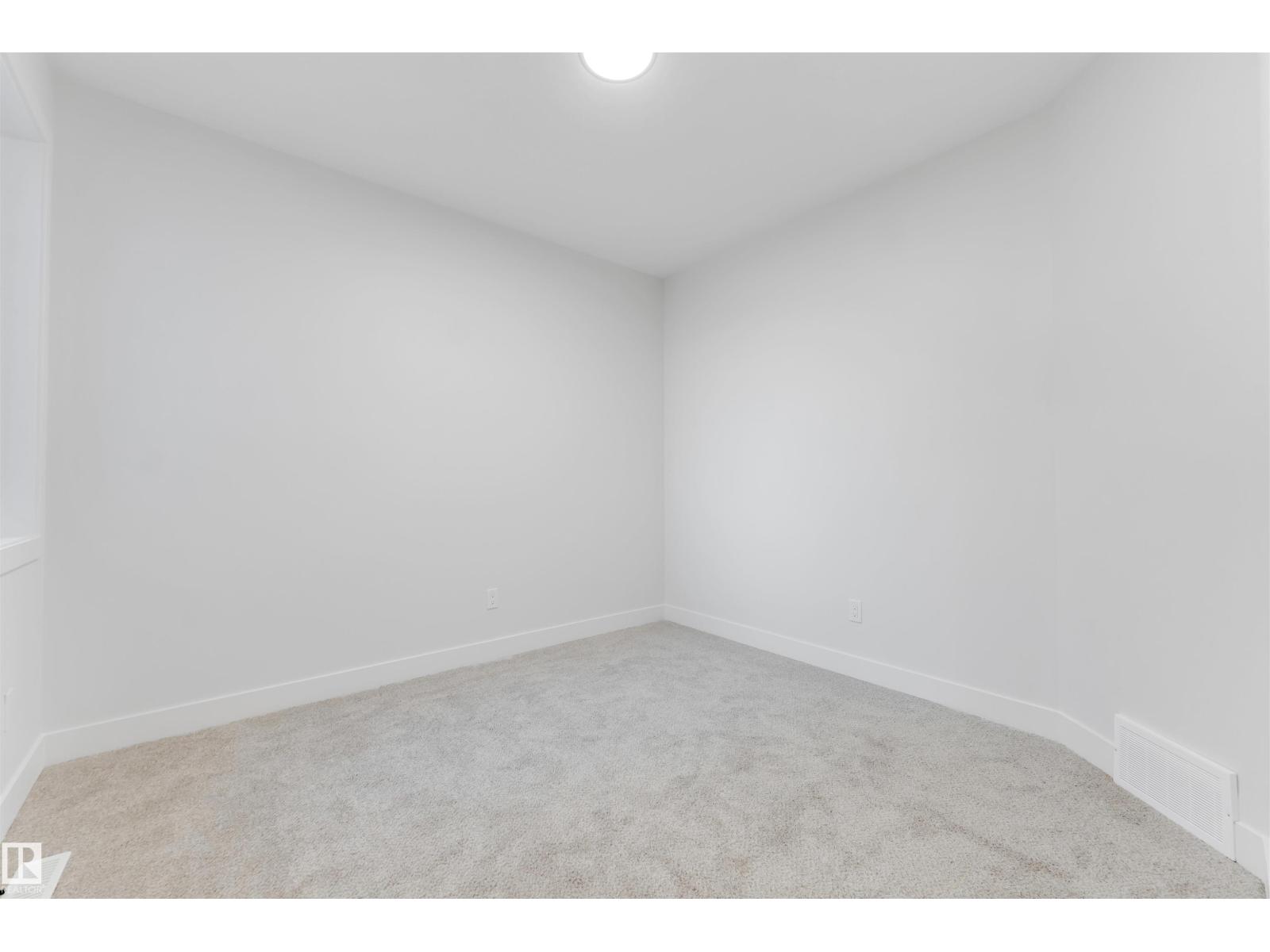 7023 177 AV NW - 32