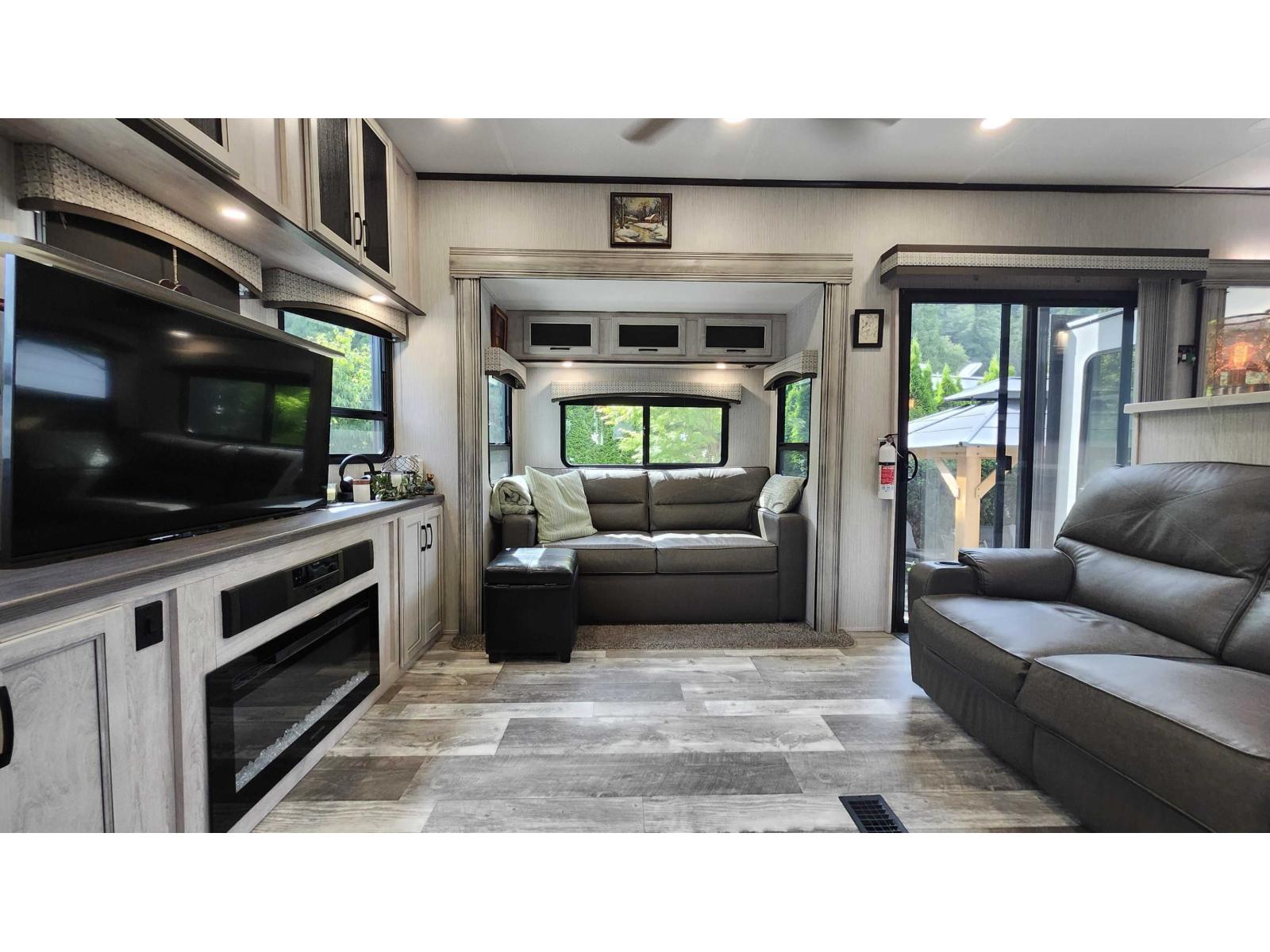 102 14600 MORRIS VALLEY ROAD, Mission