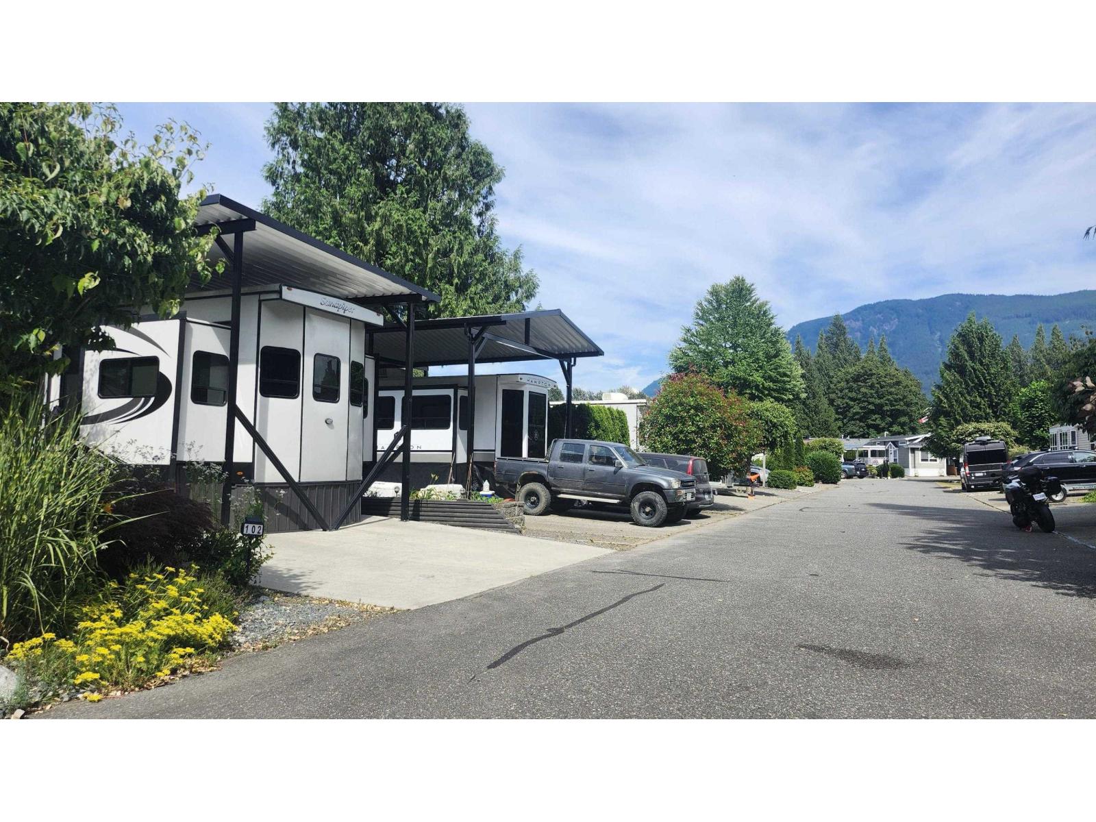 102 14600 MORRIS VALLEY ROAD, Mission