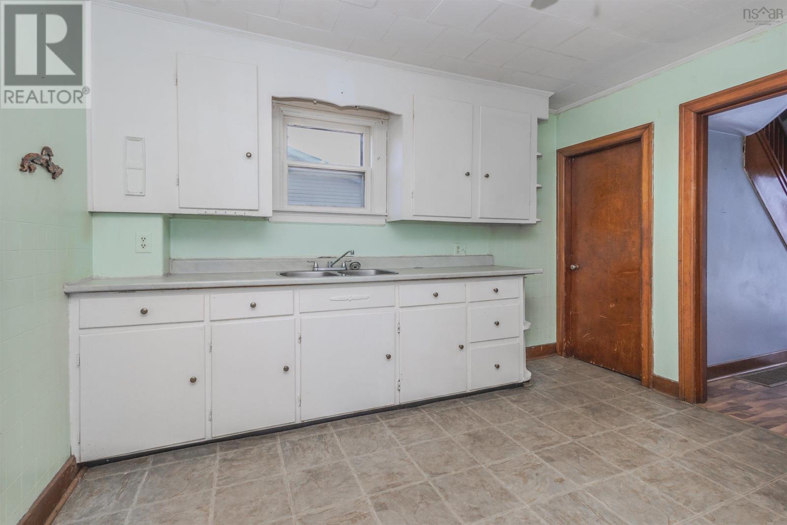 307 Cabot Street - 9