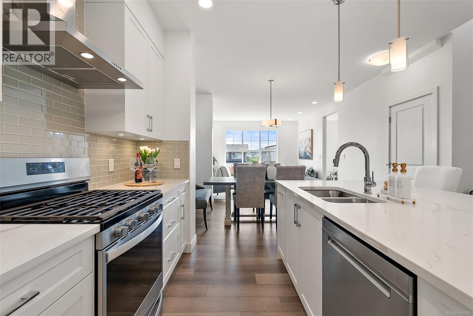 220 Caspian Dr - 6