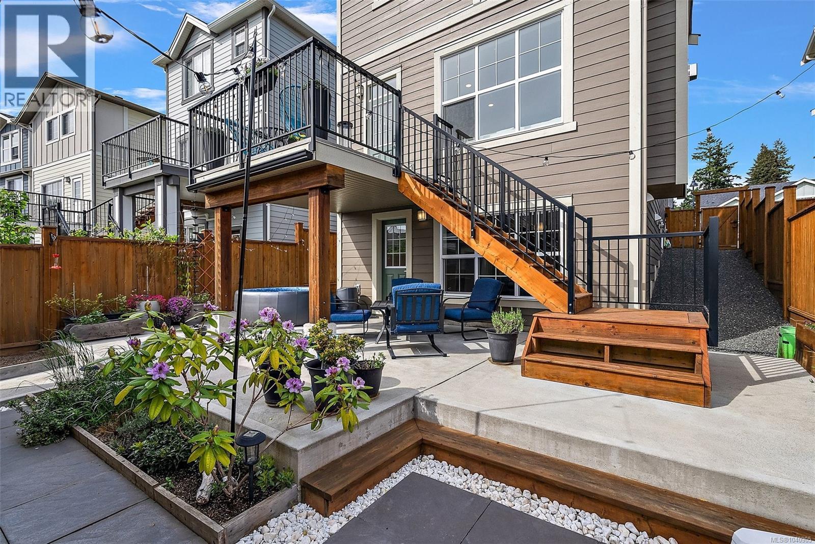 220 Caspian Dr - 32
