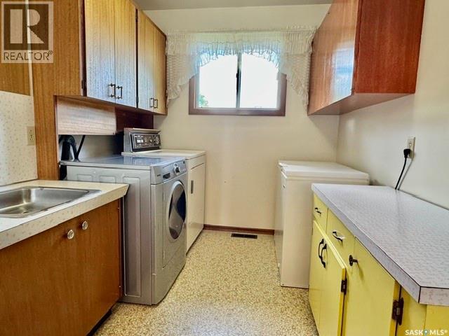 215 1st AVENUE — photo 10