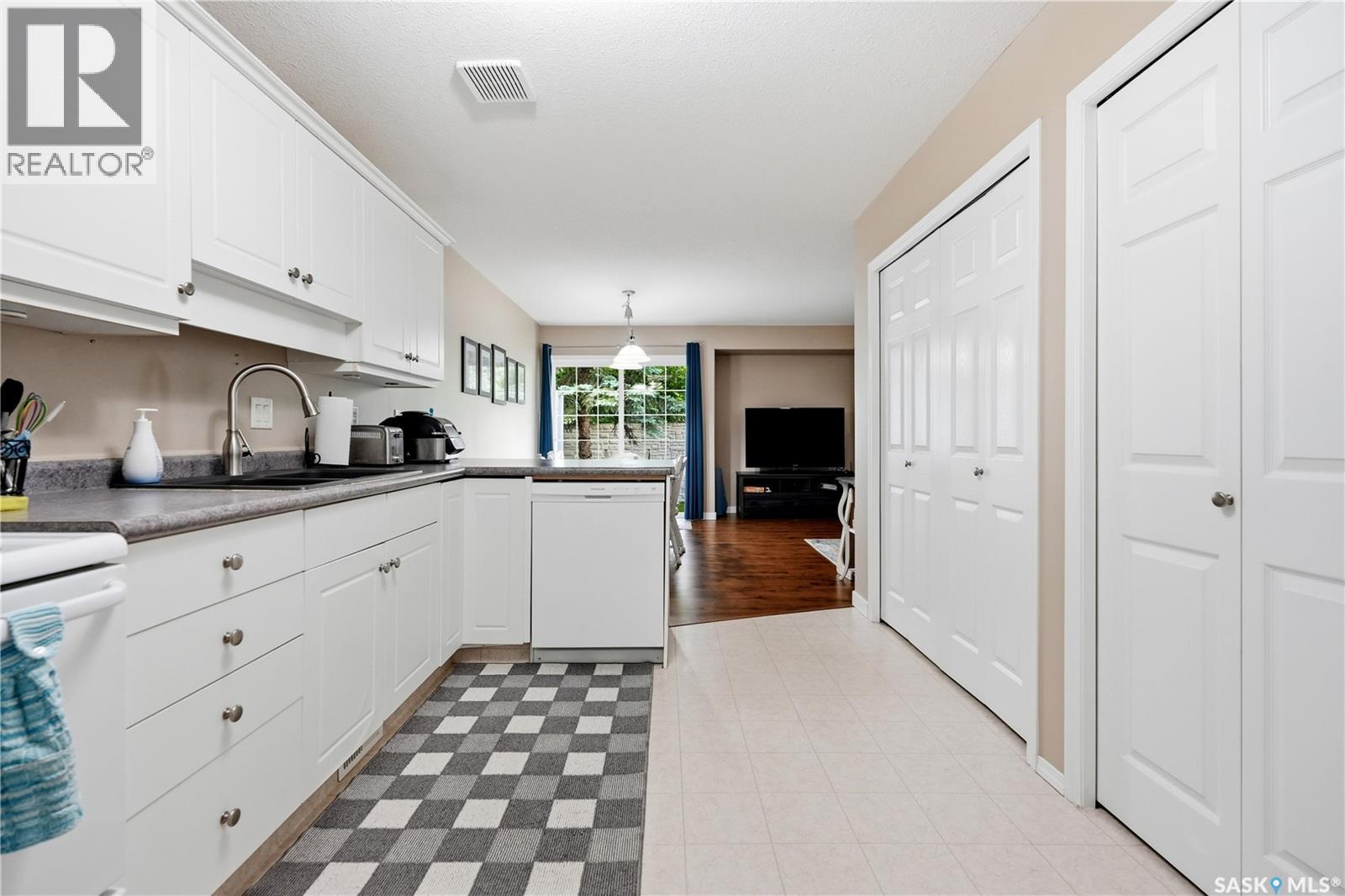 #5446 Rochdale BOULEVARD - 18