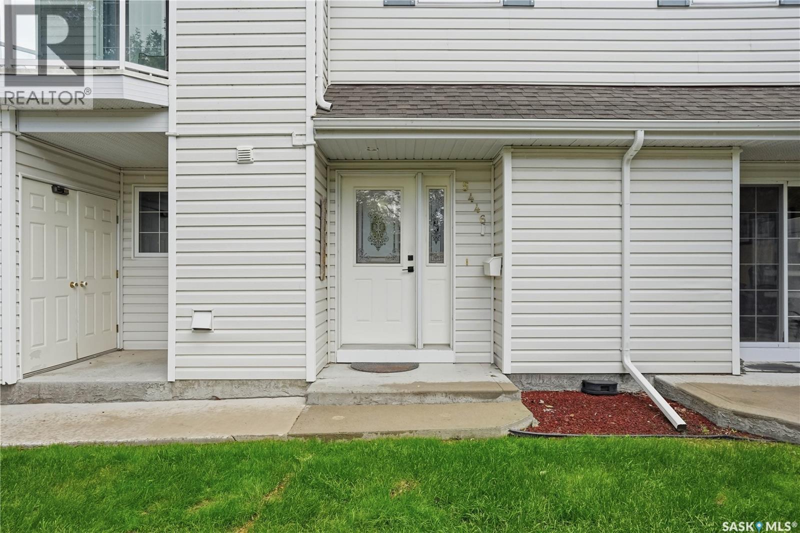 #5446 Rochdale BOULEVARD - 5