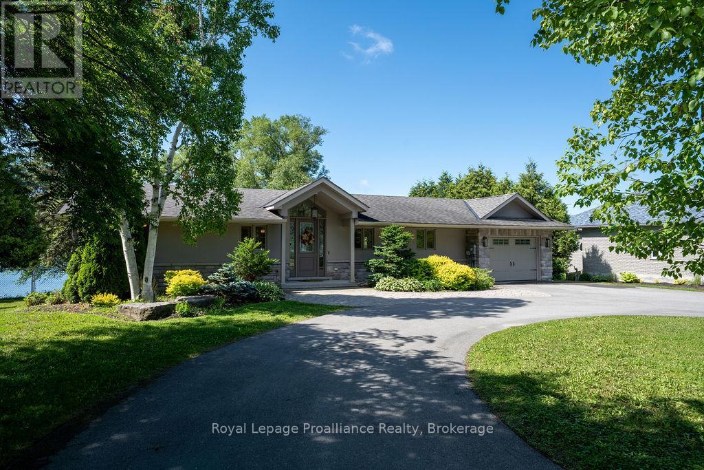 30 HUNT LANE - 1