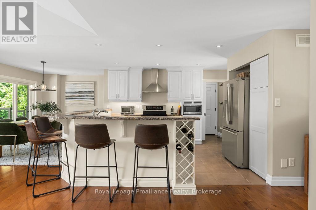 30 HUNT LANE - 12