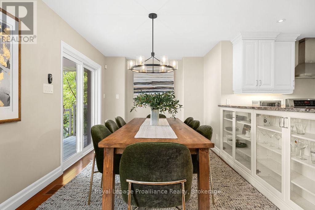 30 HUNT LANE - 13