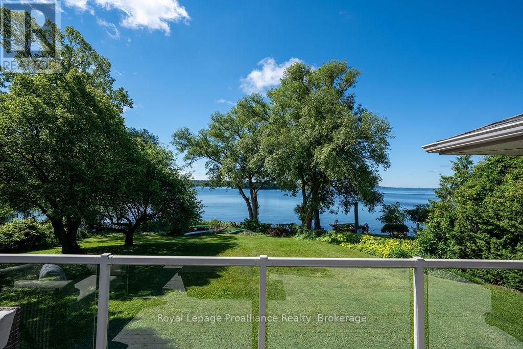 30 HUNT LANE - 15