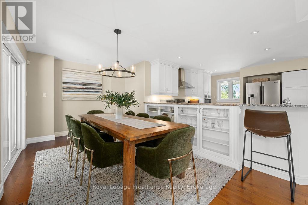 30 HUNT LANE - 19
