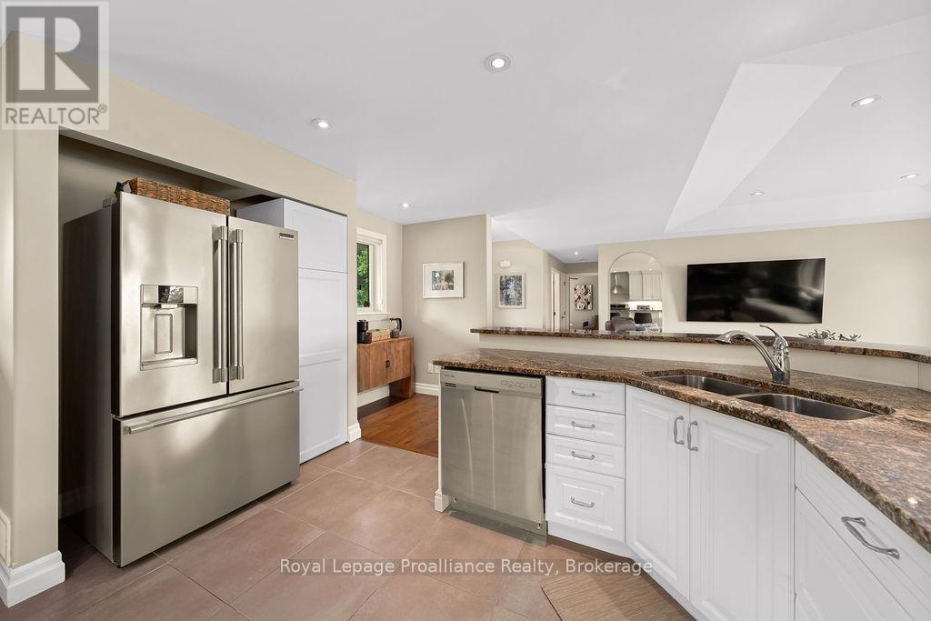 30 HUNT LANE - 21