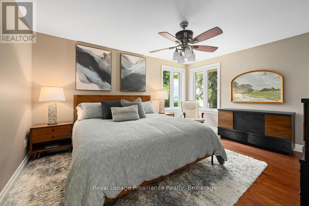 30 HUNT LANE - 22