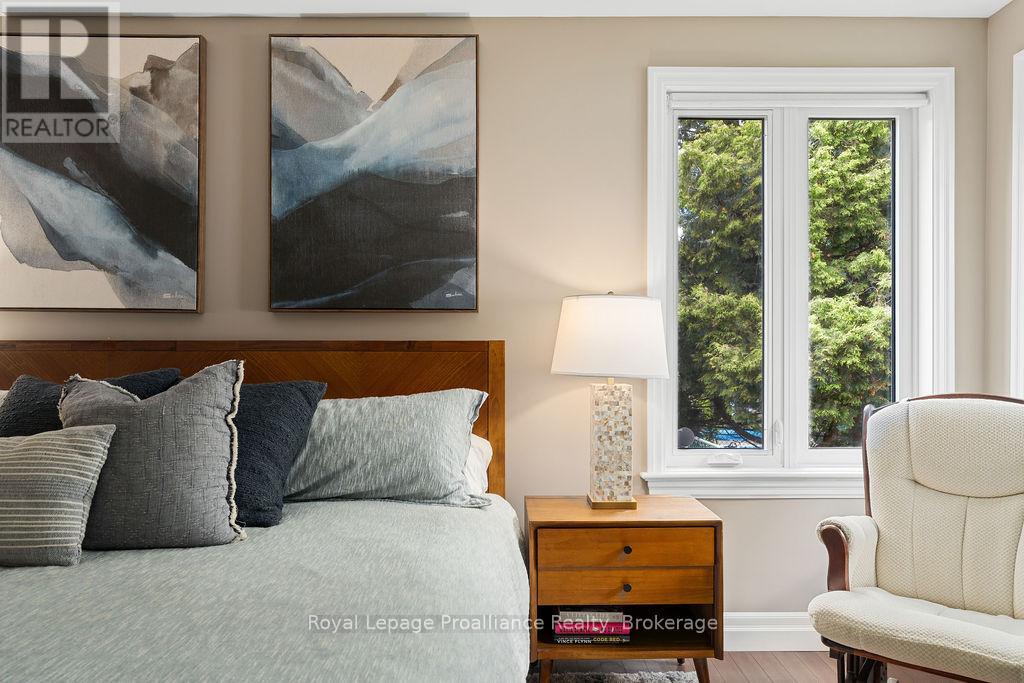 30 HUNT LANE - 23