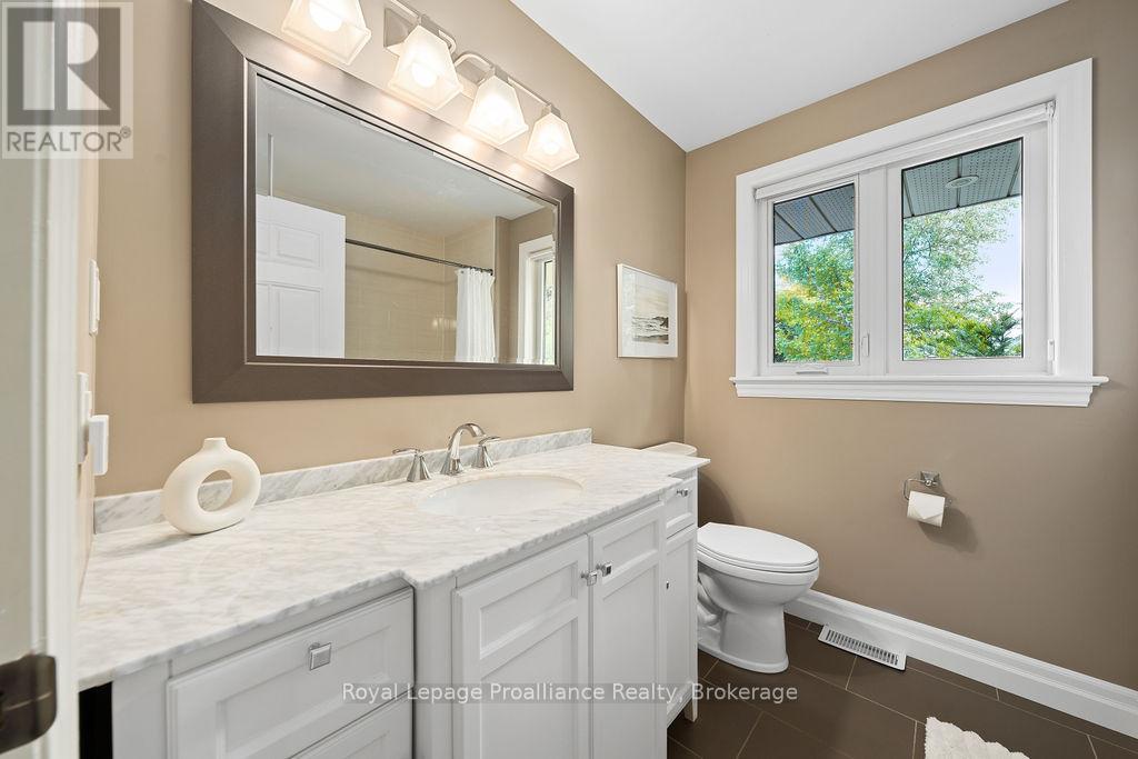 30 HUNT LANE - 27