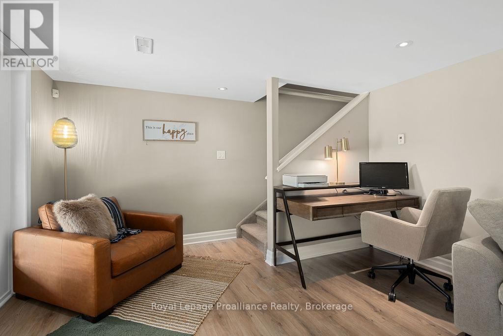 30 HUNT LANE - 28