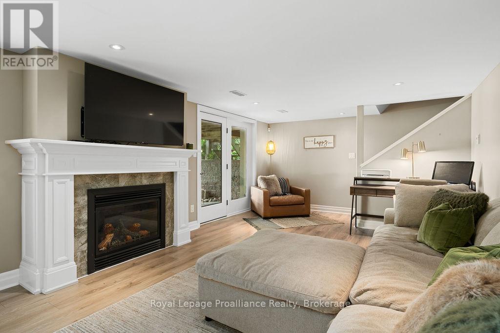 30 HUNT LANE - 29