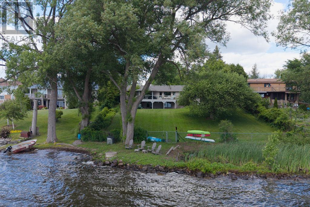 30 HUNT LANE - 4