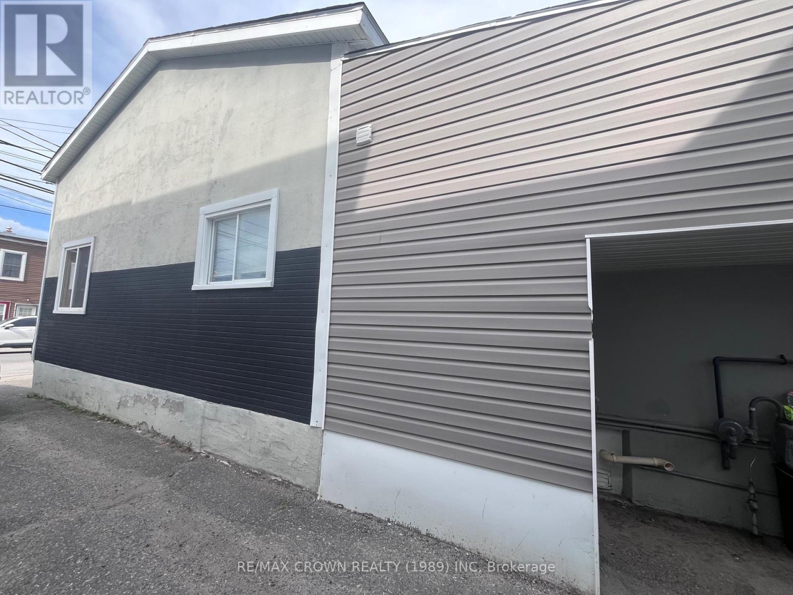 247 KIRBY AVENUE - 3
