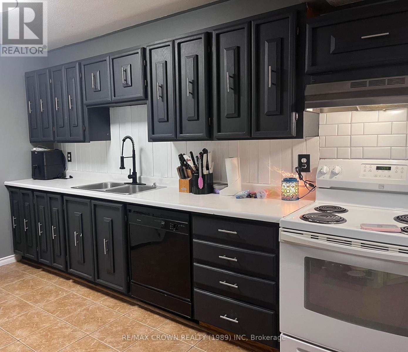 247 KIRBY AVENUE - 7