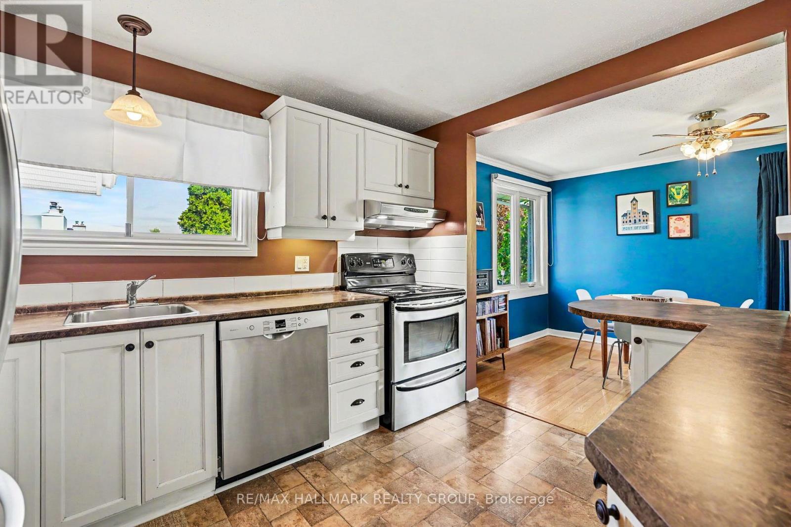 3 Bed, 2 Bath House for Sale in Ottawa – 33 NEWBURY AVENUE, Ottawa – MLS# X13491800 - Image 10