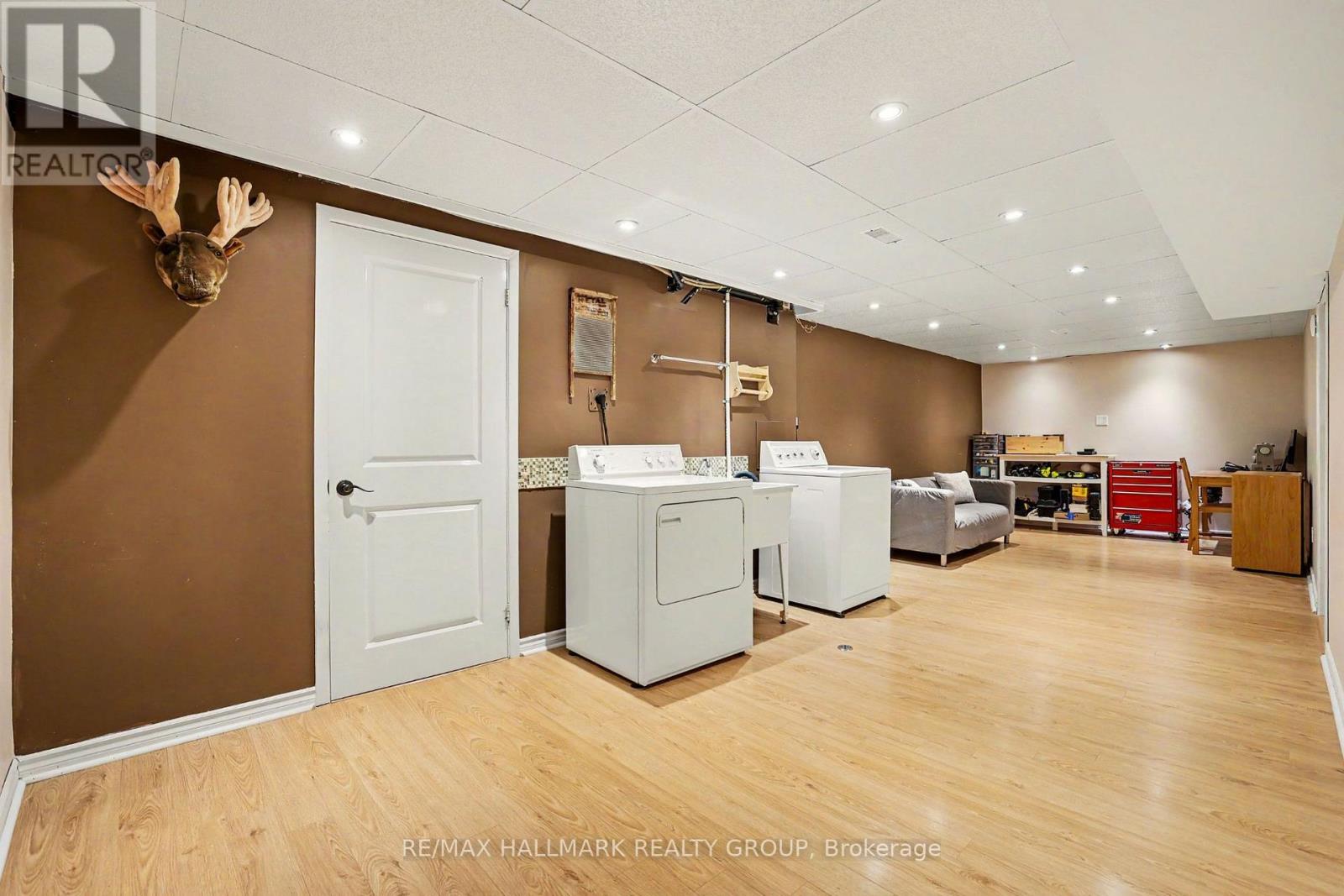 3 Bed, 2 Bath House for Sale in Ottawa – 33 NEWBURY AVENUE, Ottawa – MLS# X13491800 - Image 21