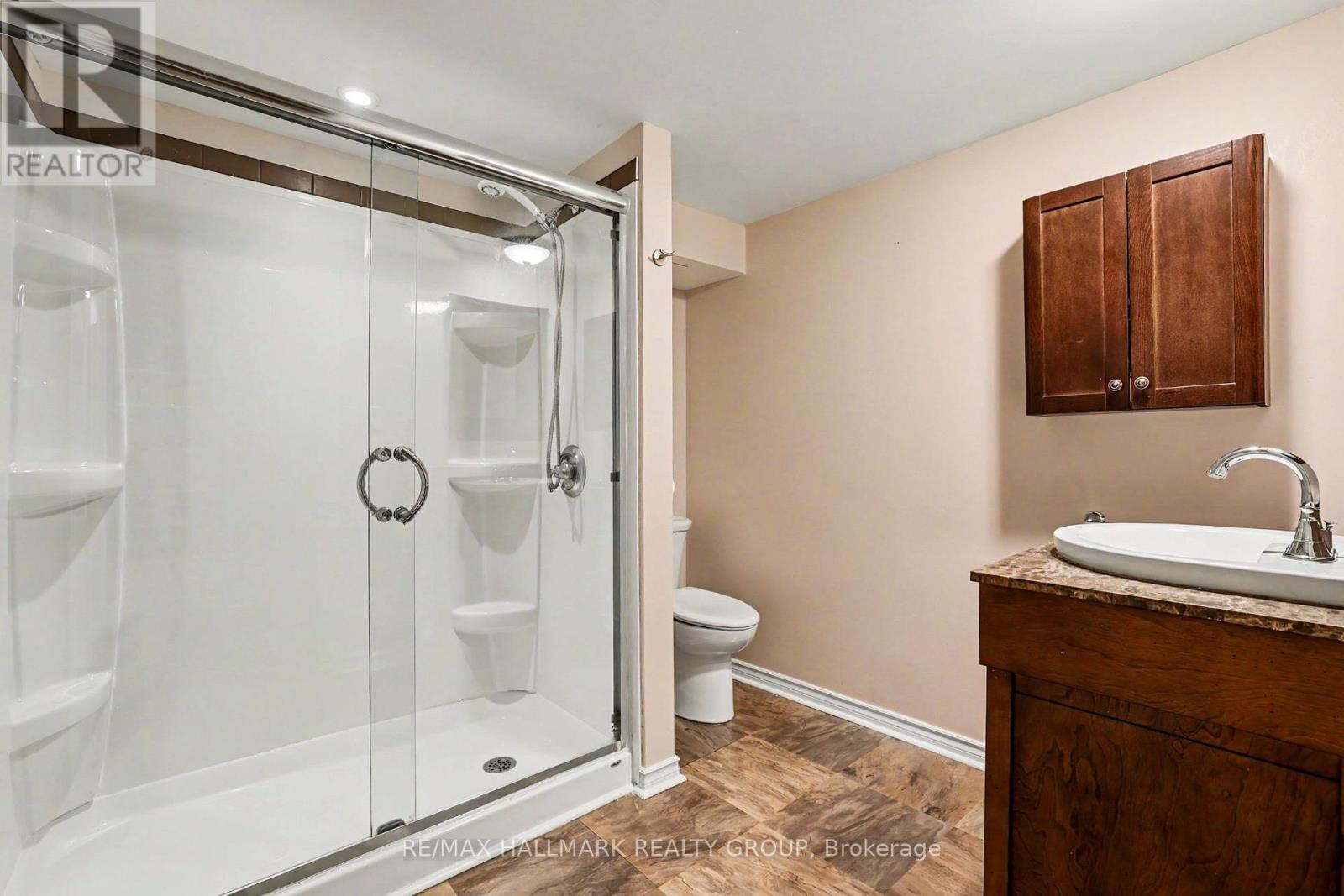 3 Bed, 2 Bath House for Sale in Ottawa – 33 NEWBURY AVENUE, Ottawa – MLS# X13491800 - Image 24