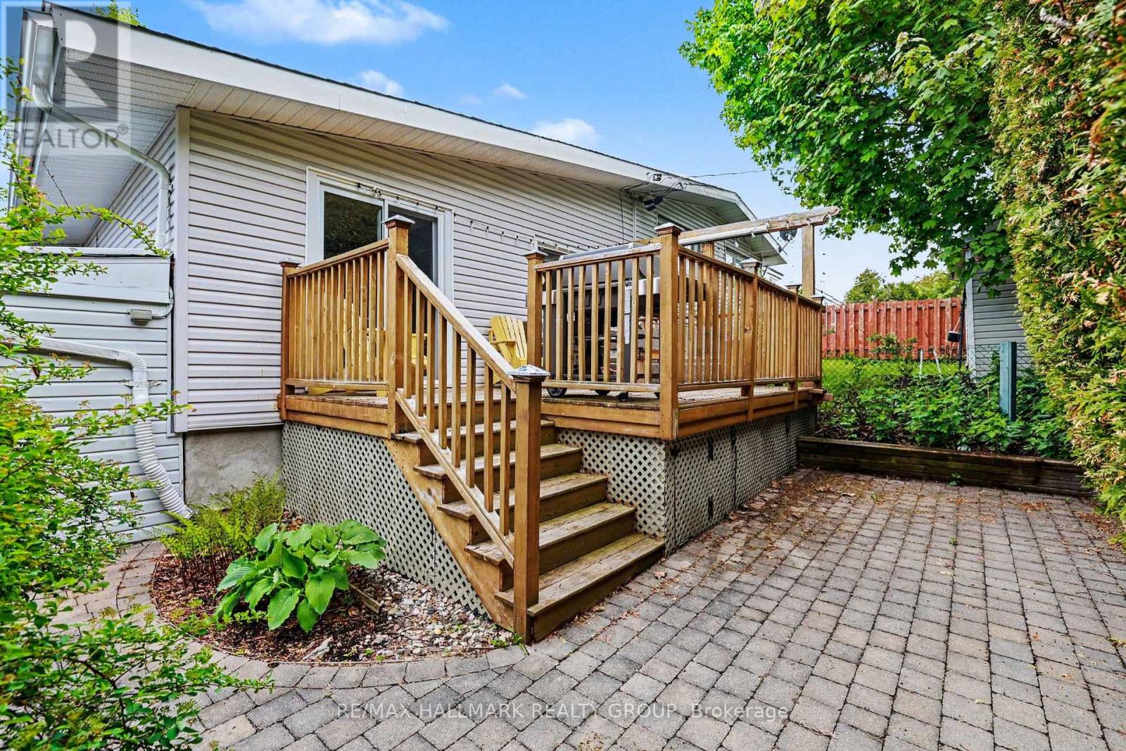 3 Bed, 2 Bath House for Sale in Ottawa – 33 NEWBURY AVENUE, Ottawa – MLS# X13491800 - Image 28