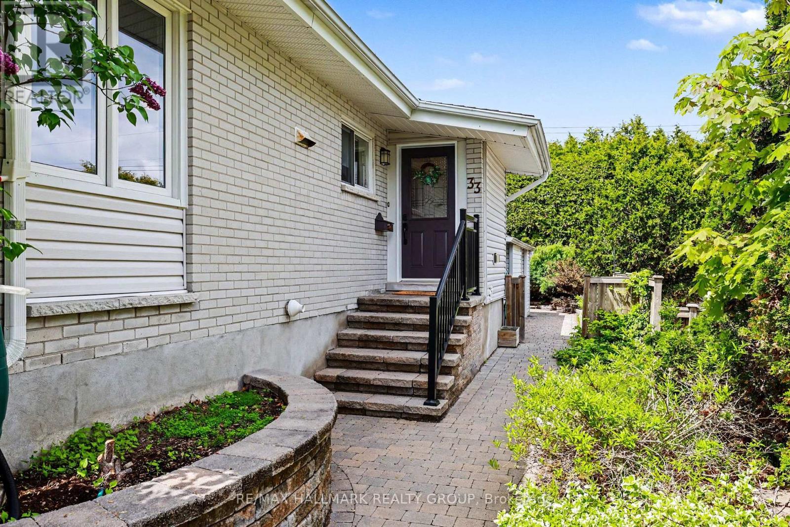 3 Bed, 2 Bath House for Sale in Ottawa – 33 NEWBURY AVENUE, Ottawa – MLS# X13491800 - Image 30
