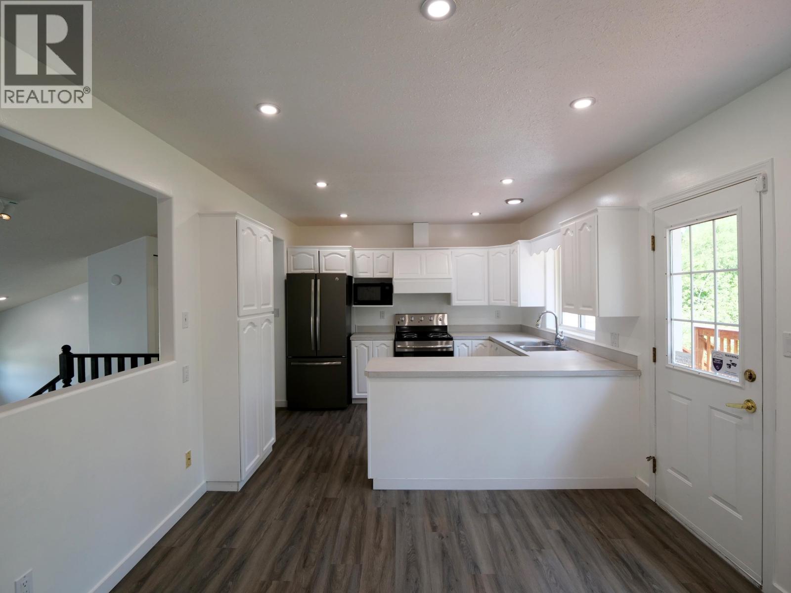 234 GIESBRECHT ROAD - 10