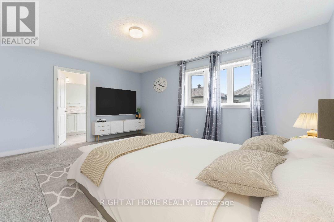 105 ALAMO STREET - 23