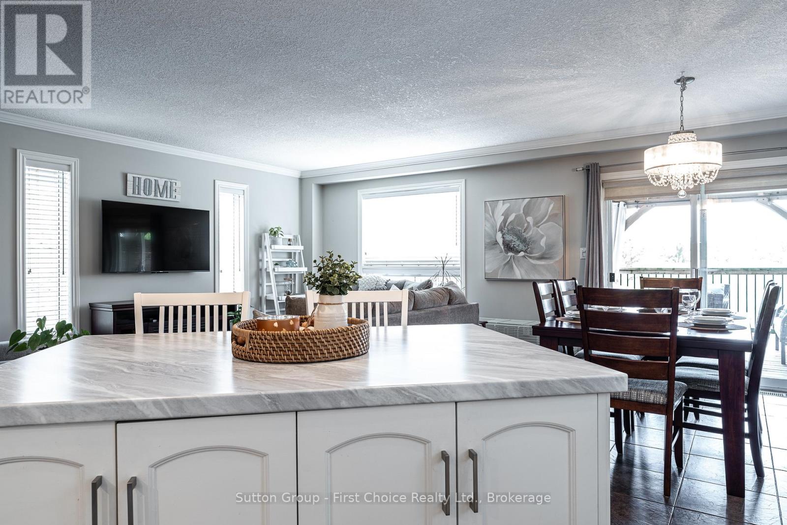 175 FRANKLIN DRIVE - 11