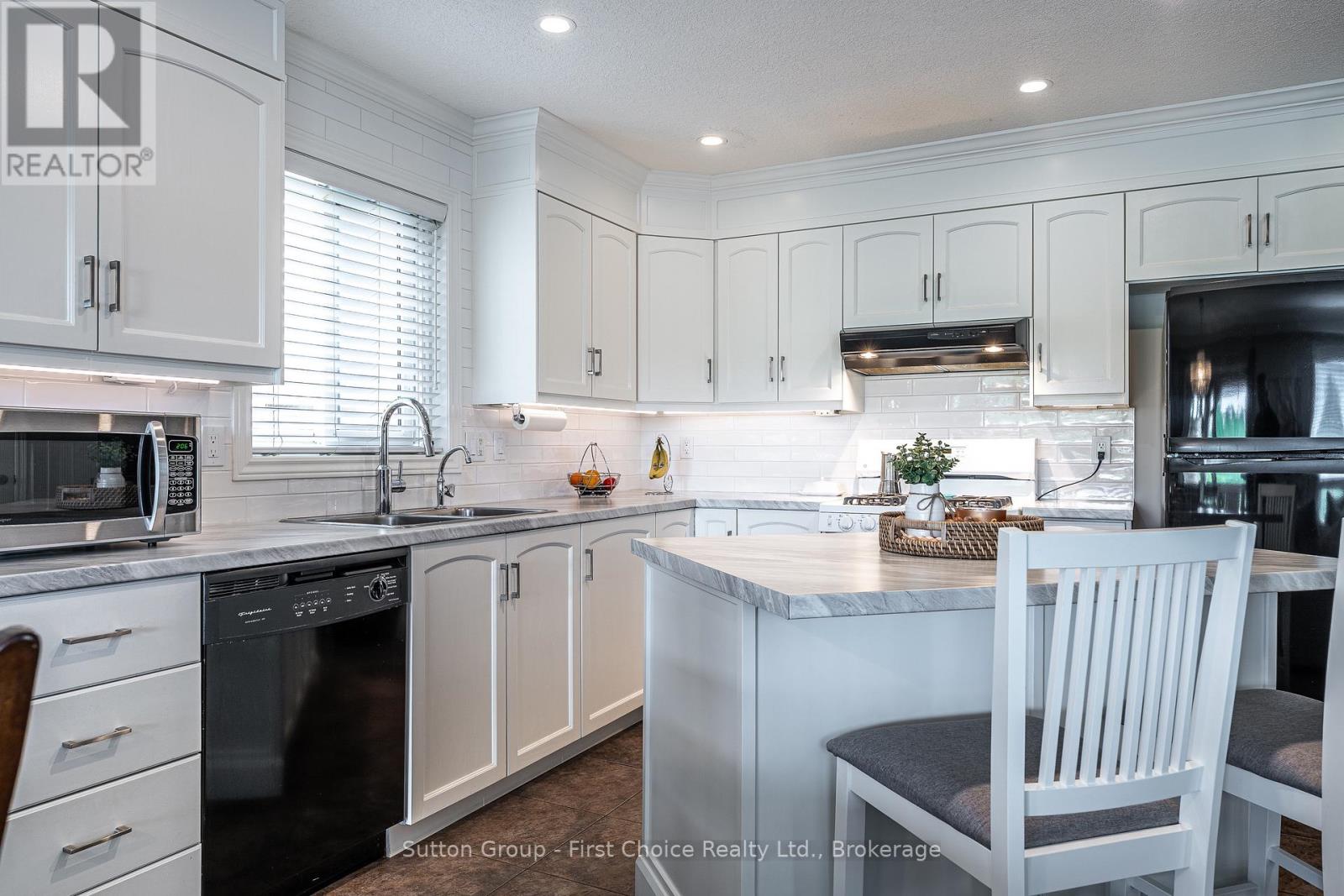 175 FRANKLIN DRIVE - 13