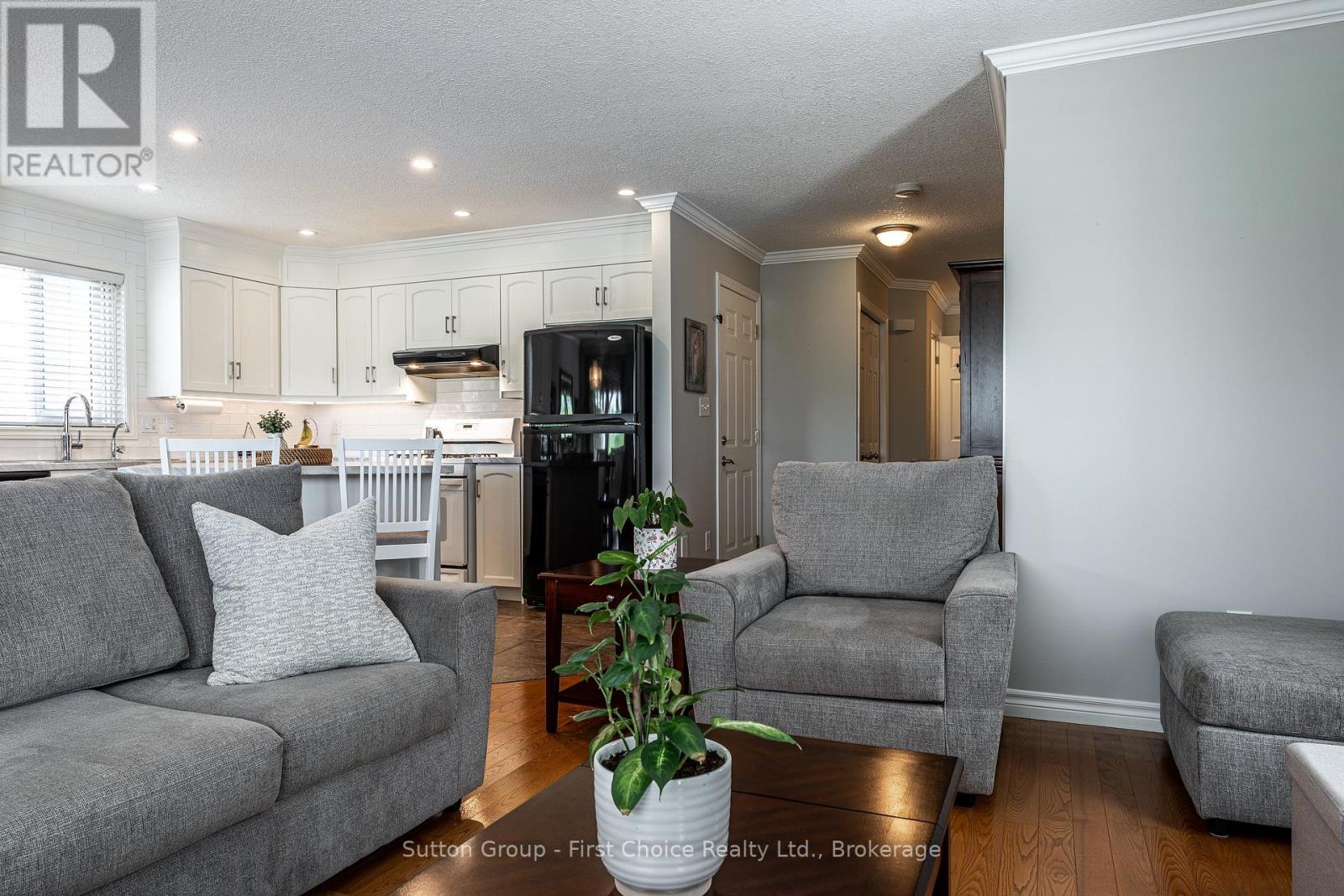 175 FRANKLIN DRIVE - 19