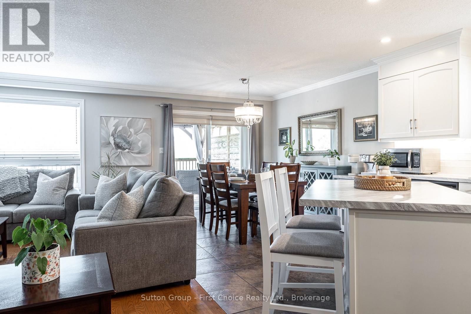 175 FRANKLIN DRIVE - 7