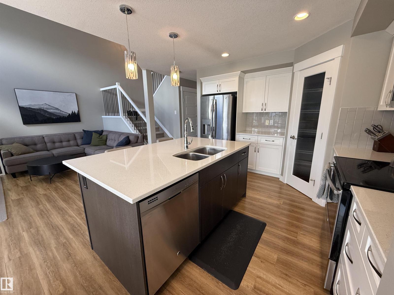 189 REED PL — photo 16