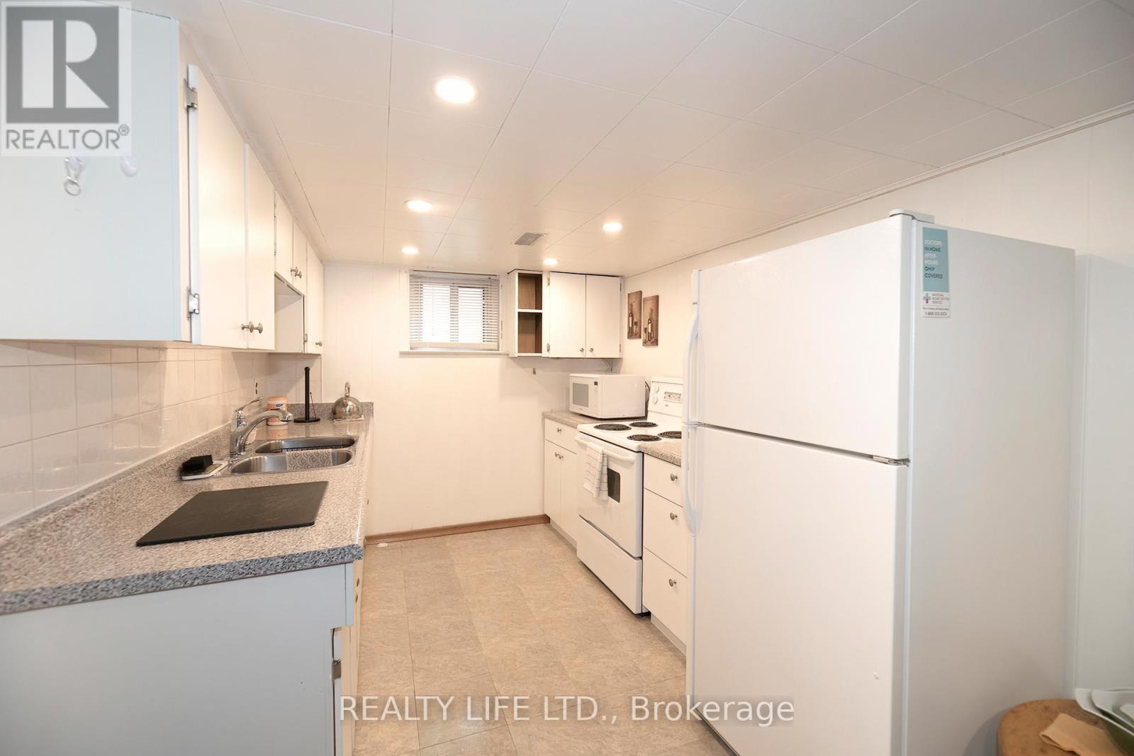24 BATTERSEA CRESCENT - 15