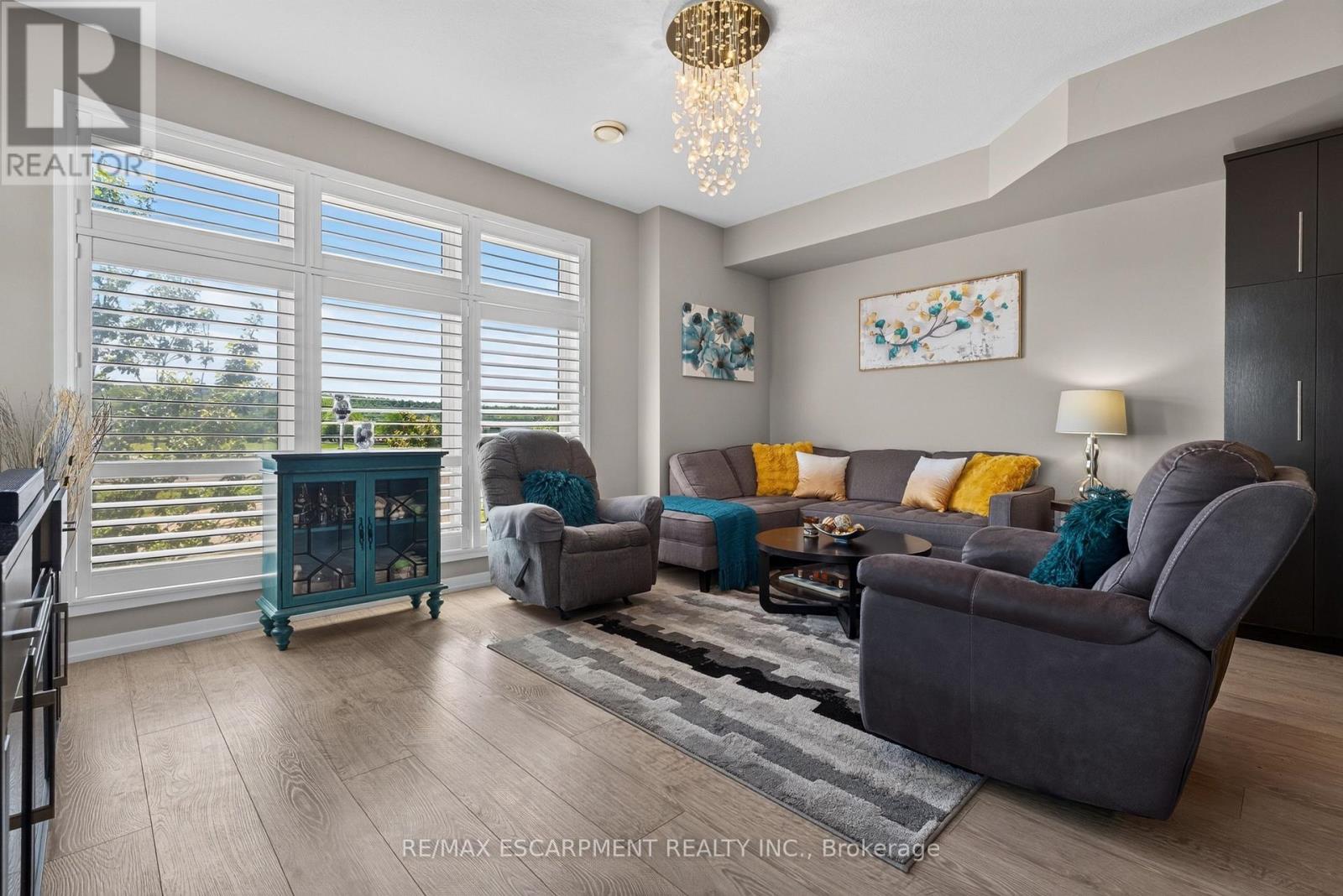 #11 510 NORTH SERVICE ROAD - 10