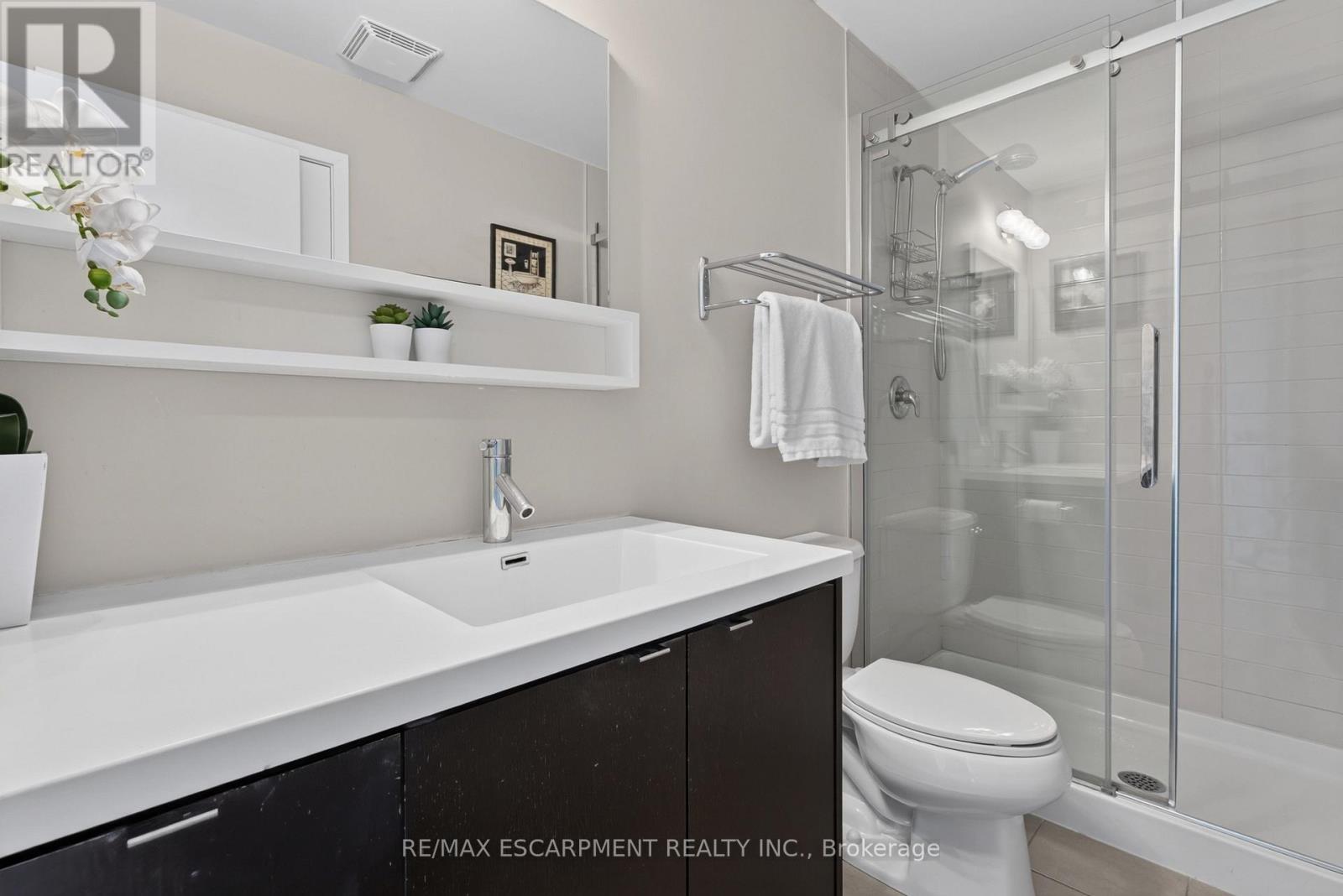 #11 510 NORTH SERVICE ROAD - 31