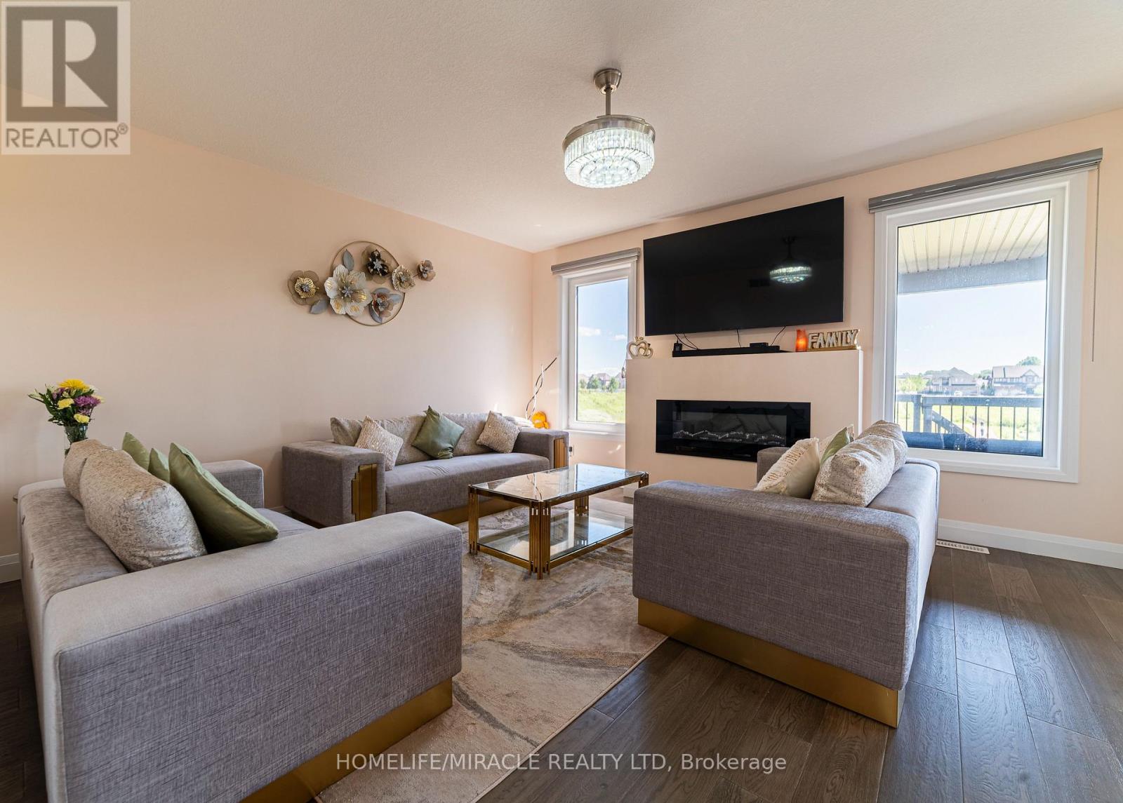 42 GRANDVILLE CIRCLE - 10