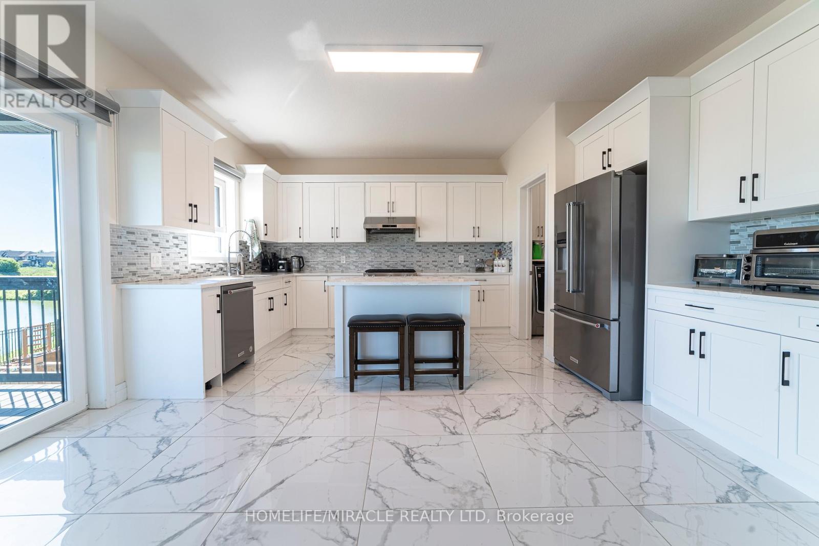 42 GRANDVILLE CIRCLE - 15